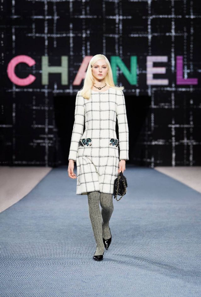 شانيل CHANEL ومجموعة الأزياء الجاهزة لخريف وشتاء 2022/2023