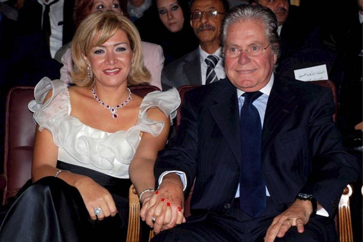 رغم الأزمات والقضايا... لقاء سويدان تهنّئ طليقها حسين فهمي برئاسة 