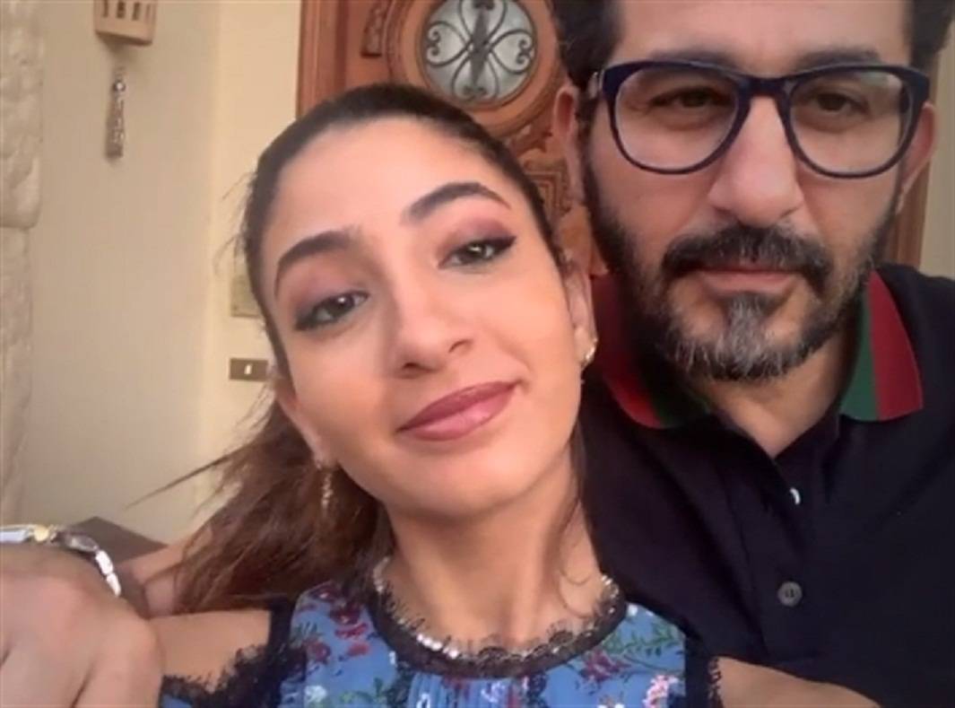 فيديو طريف - ابنة أحمد حلمي تكشف تطابق ملامحها مع والدها
