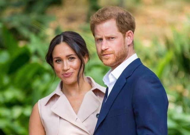 ممثلة أجنبية تُحدث ضجة بسخريتها من الأمير هاري وميغان ماركل