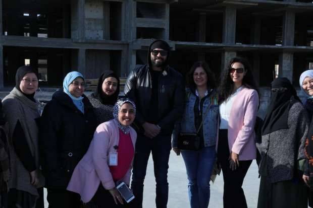 بالصور - أحمد صلاح حسني يدعم مريضات سرطان الثدي