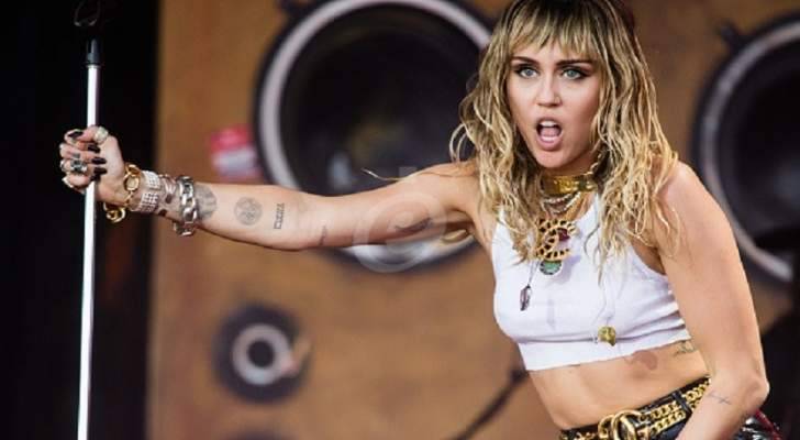 صاعقة تضرب طائرة مايلي سايرس