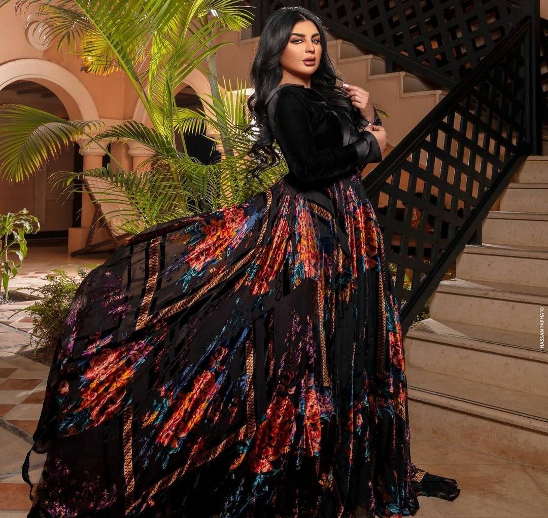 بالصور - أصيل هميم تأثر القلوب بفستان انيق