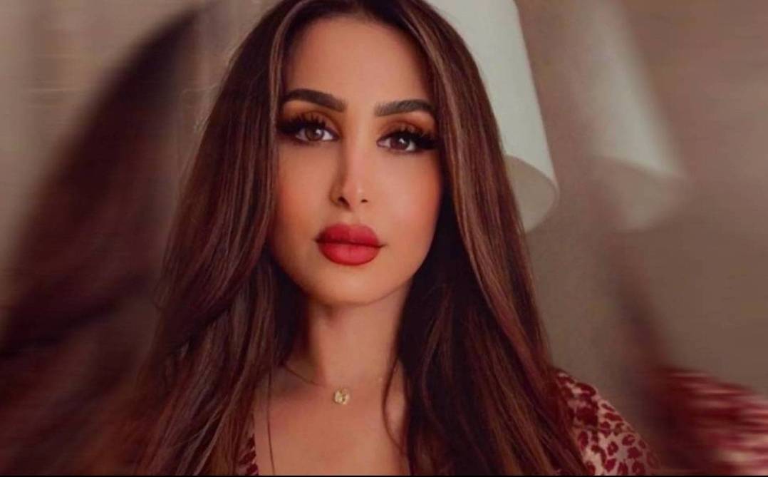 هند القحطاني غاضبة بسبب قصة تخلّي ابنها عنها!