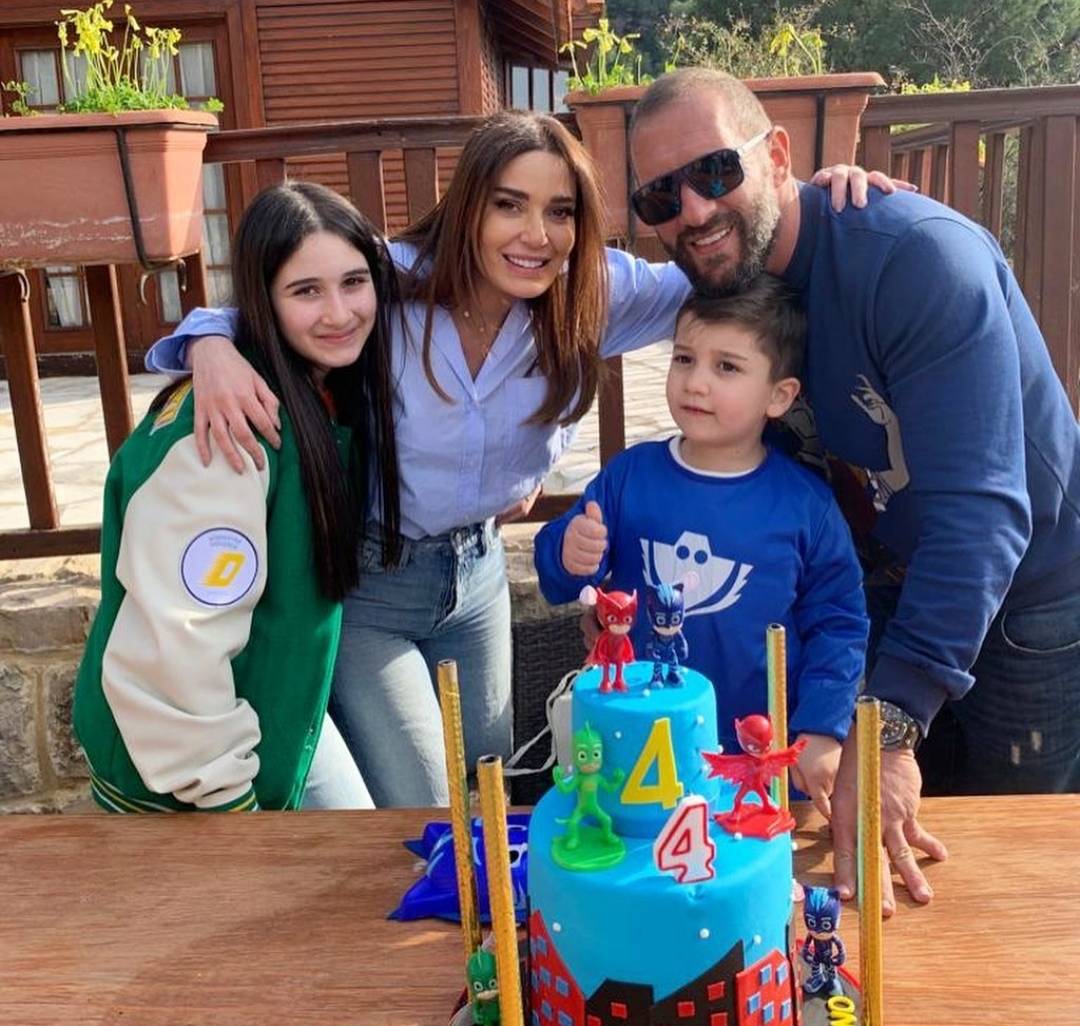 بالفيديو - إبن سيرين عبد النور يحتفل بعيد الأم.. شاهدوا طرافته