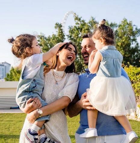 بالصور - توأم إيميه صيّاح كبُرا وتغيّرت ملامحهما... شاهدوا جمالهما