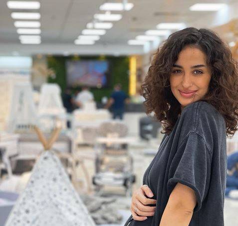 نينا عبد الملك تُحدث ضجة بصورة طفلتها الجميلة