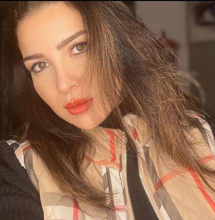 بالصور - مي عز الدين حزينة وتكشف عن معاناتها في رمضان