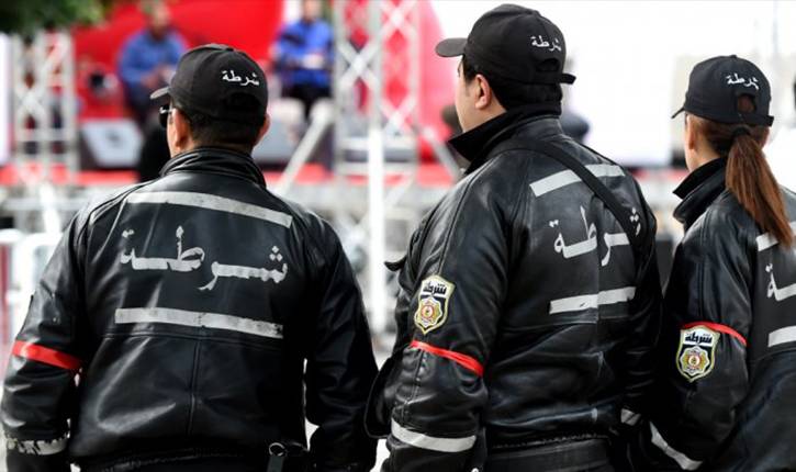 الشرطة تعتقل فناناً عربياً... شيكات بلا رصيد