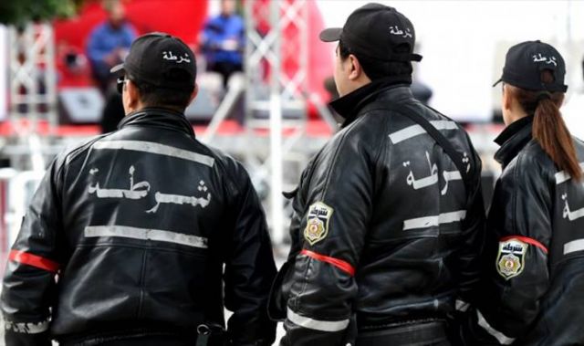 الشرطة تعتقل فناناً عربياً... شيكات بلا رصيد