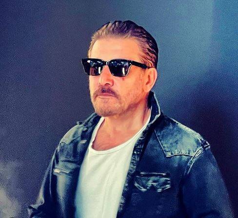 بالفيديو - عابد فهد يشوّق الجمهور لعمله الجديد بطريقته الخاصة