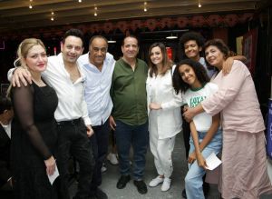 بالصور - نجوم الفن والرياضة على مائدة إفطار مصطفى قمر