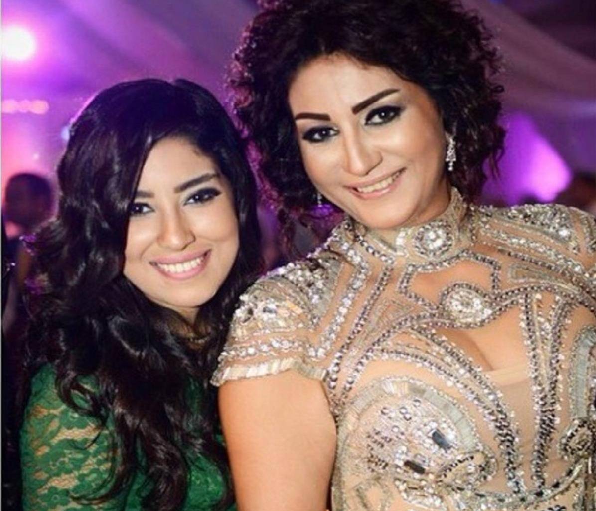 وفاء عامر تمازح شقيقتها آيتن بعد نجاحها في مسلسل 
