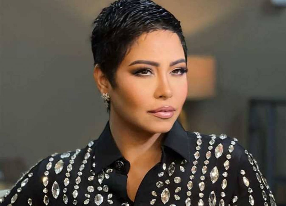 شيرين عبدالوهاب تحسم الجدل حول حملها وتوضح طبيعة مرضها