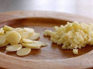 طرق سهلة لتخزين الثوم في الثلاجة