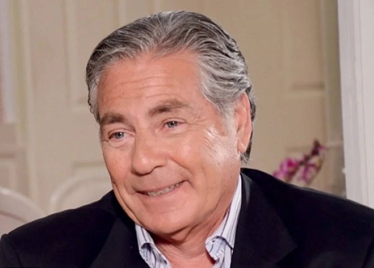 بالفيديو - مصطفى فهمي يكشف سبب تأجيل مسلسله مع شقيقه حسين فهمي