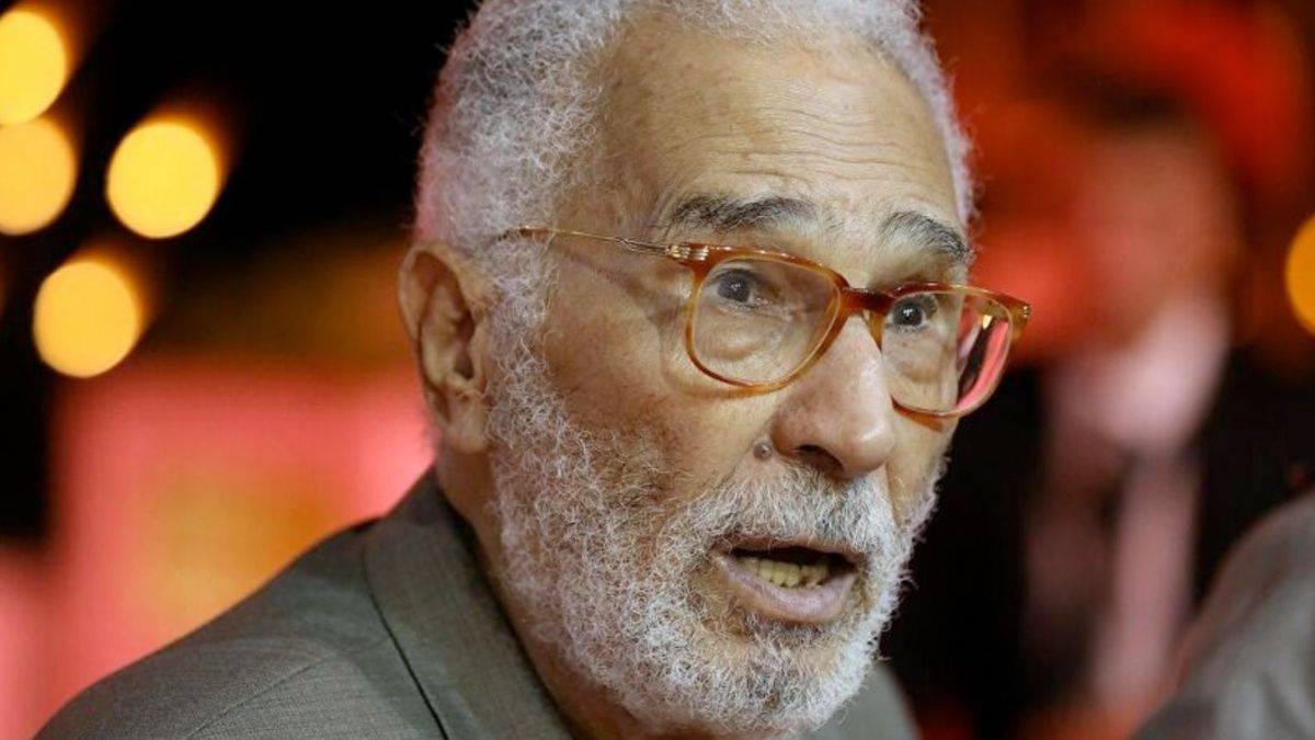 نجل عبد الرحمن أبو زهرة يكشف تطورات حالته الصحية