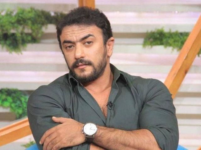 ​أحمد العوضي يثير الجدل بفيديو طريف