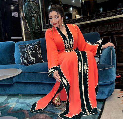 بالفيديو والصور - هكذا إحتفلت دنيا بطمة بيوم ميلادها