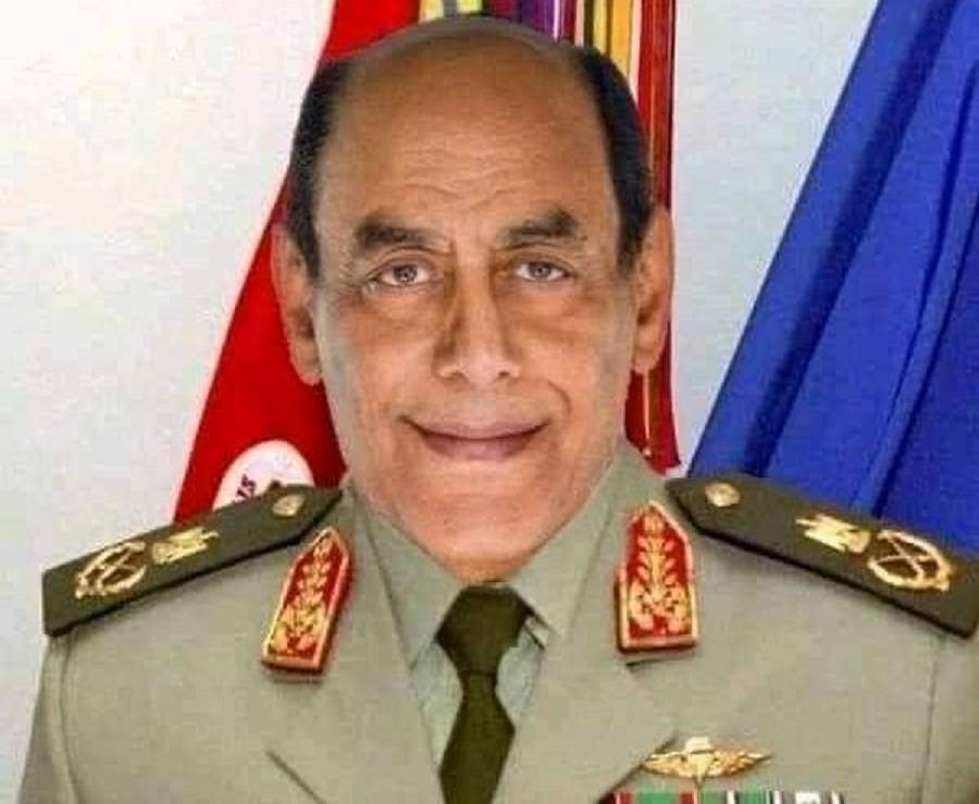 أشرف زكي يكشف حقيقة وفاة أحمد بدير