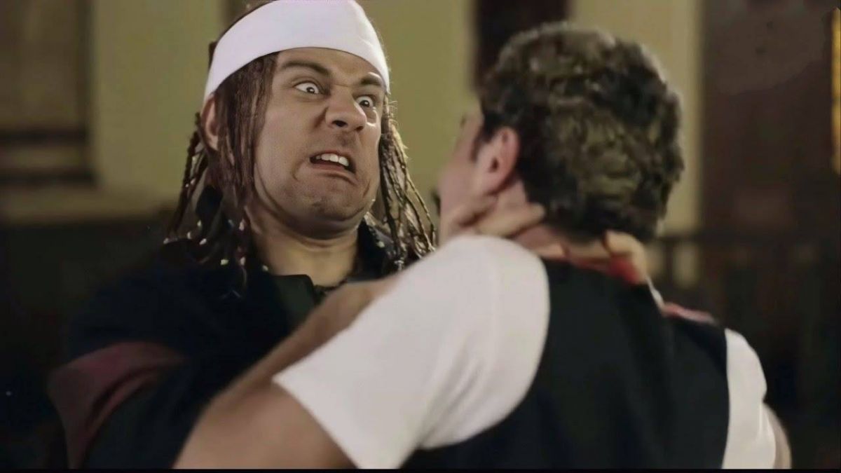 أحمد مكي يسخر من بوسي شلبي في 