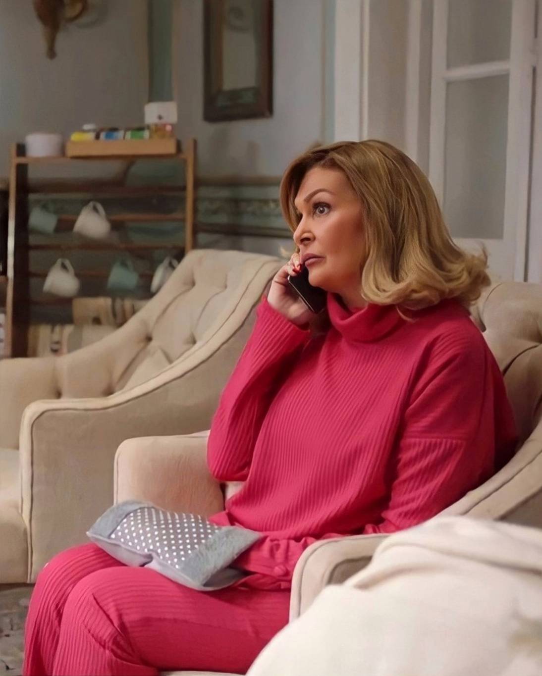 بالفيديو - رقص يسرا وأبطال مسلسلها تريند على السوشيال ميديا