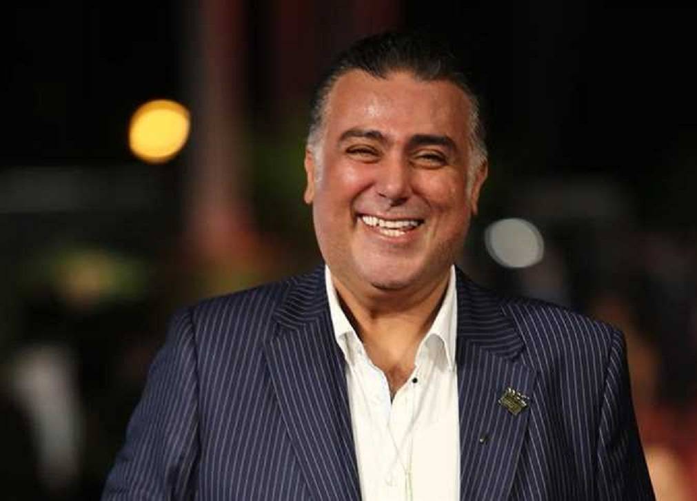 تامر حبيب يرد على انتقادات تقبيله للفنانات بتصريحات غريبة