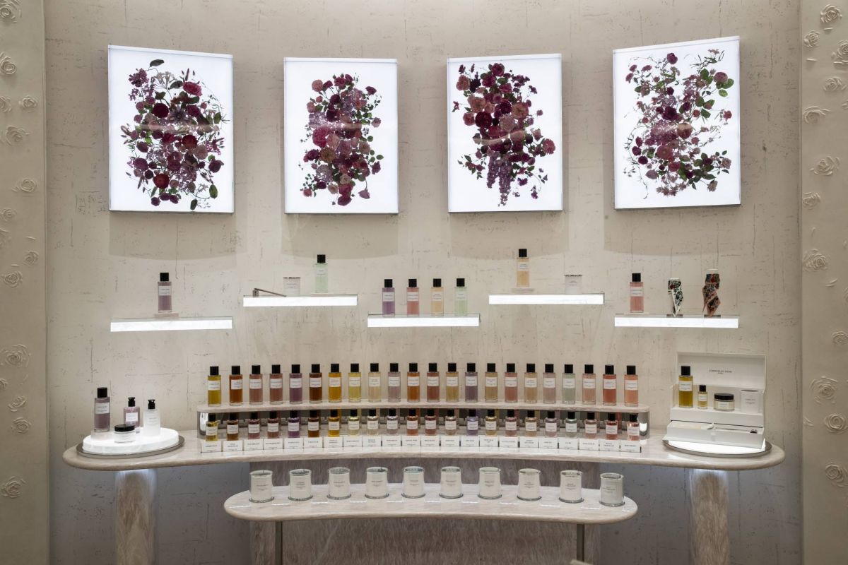 Dior عالم Dior Beauty وفنّ صناعة العطور يتألّقان في قلب 30 Montaigne