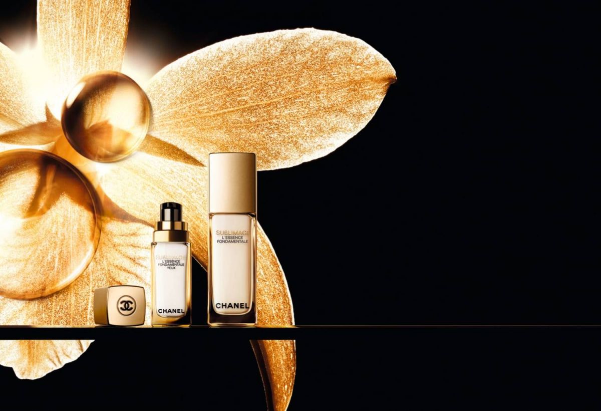 عناية شاملة للعينين من CHANEL مع  SUBLIMAGE
L'ESSENCEFONDAMENTALEYEUX