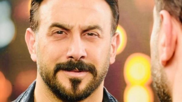 بالفيديو - قصي خولي بالشعر الأشقر في غرفة المكياج