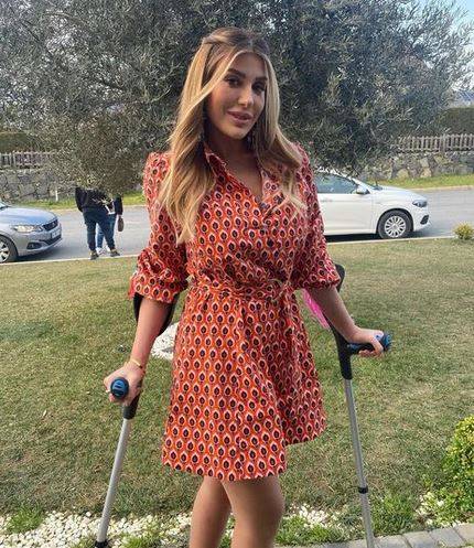 بعد الحادث المروّع... ريتا حرب تستكمل علاجها وتوجّه رسالة مؤثرة لابنتيها