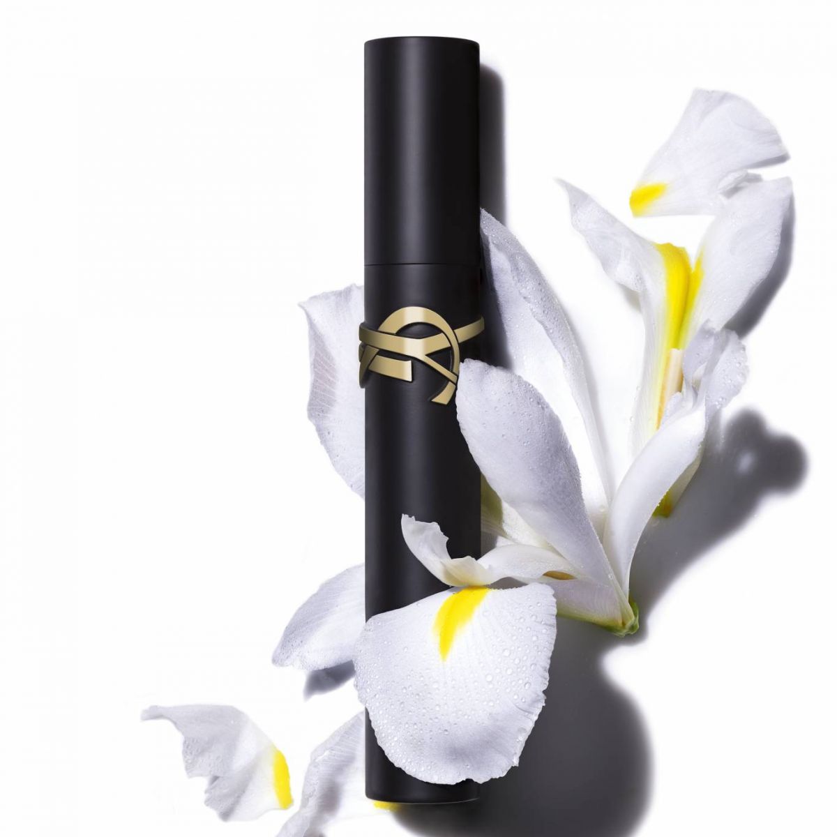 مسكارا LASH CLASH من علامة YSL BEAUTY.. كثافة فائقة لإطلالة مبهرة