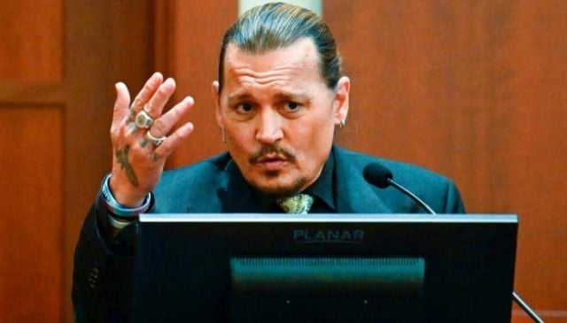 تسجيلات لوالدة آمبر هيرد تضعها في موقف محرج.. اعترافات جديدة لصالح جوني ديب