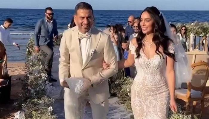 بسنت شوقي بإطلالتين مبهرتين في يوم زفافها