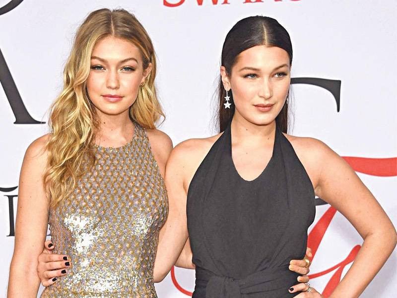 صور بيلا حديد في الشارع محط اهتمام الجمهور