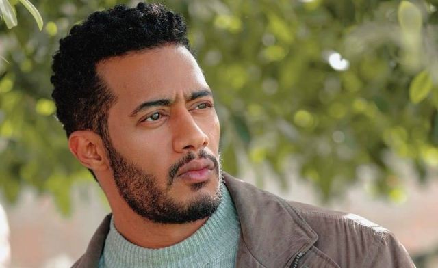 محمد رمضان يثير الجدل من جديد بصورة مع سيارته الفارهة وتعليق غامض