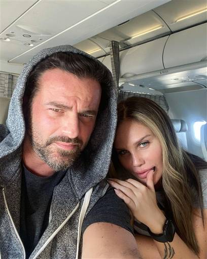 نيكول سابا ويوسف الخال يتحدثان عن سرّ استمرار زواجها.. وهذا ما قالاه عن إخفاء ابنتهما