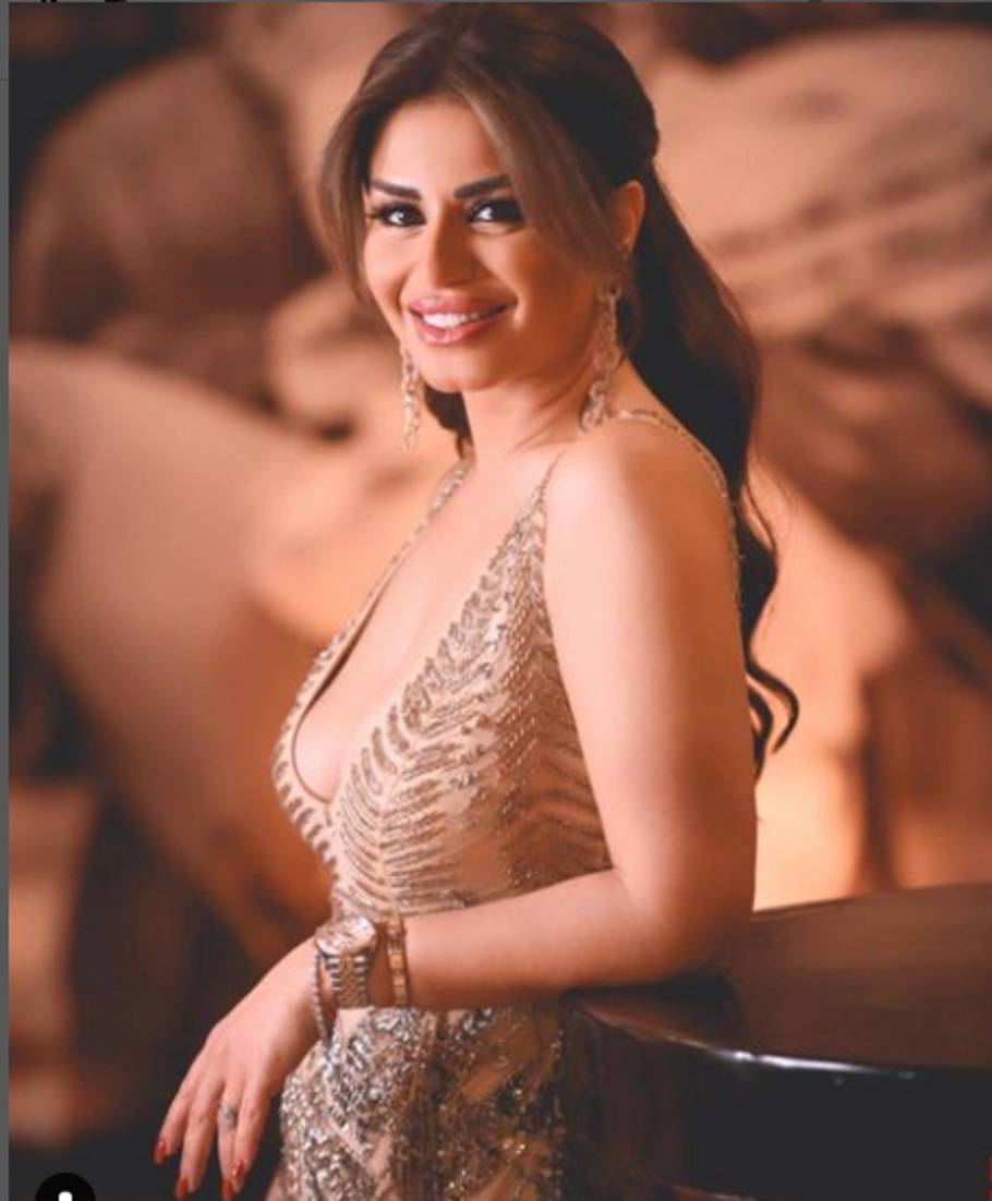 بإطلالة جريئة.. منة فضالي تشعل مواقع التواصل الاجتماعي