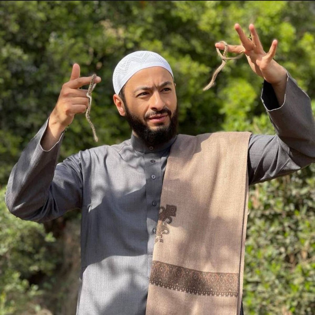 حمادة هلال: وجدت باب غرفتي يفتح وحده وهذا ما فعلته