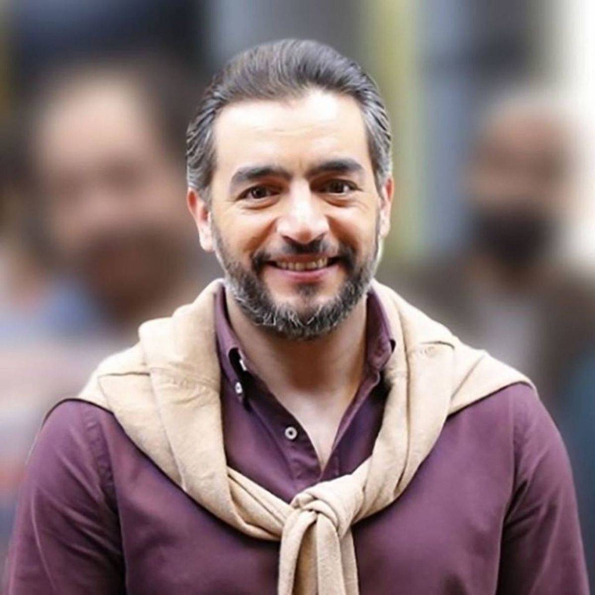 هاني سلامة يطلب رأي جمهوره بمسلسله الرمضاني على طريقته الخاصة