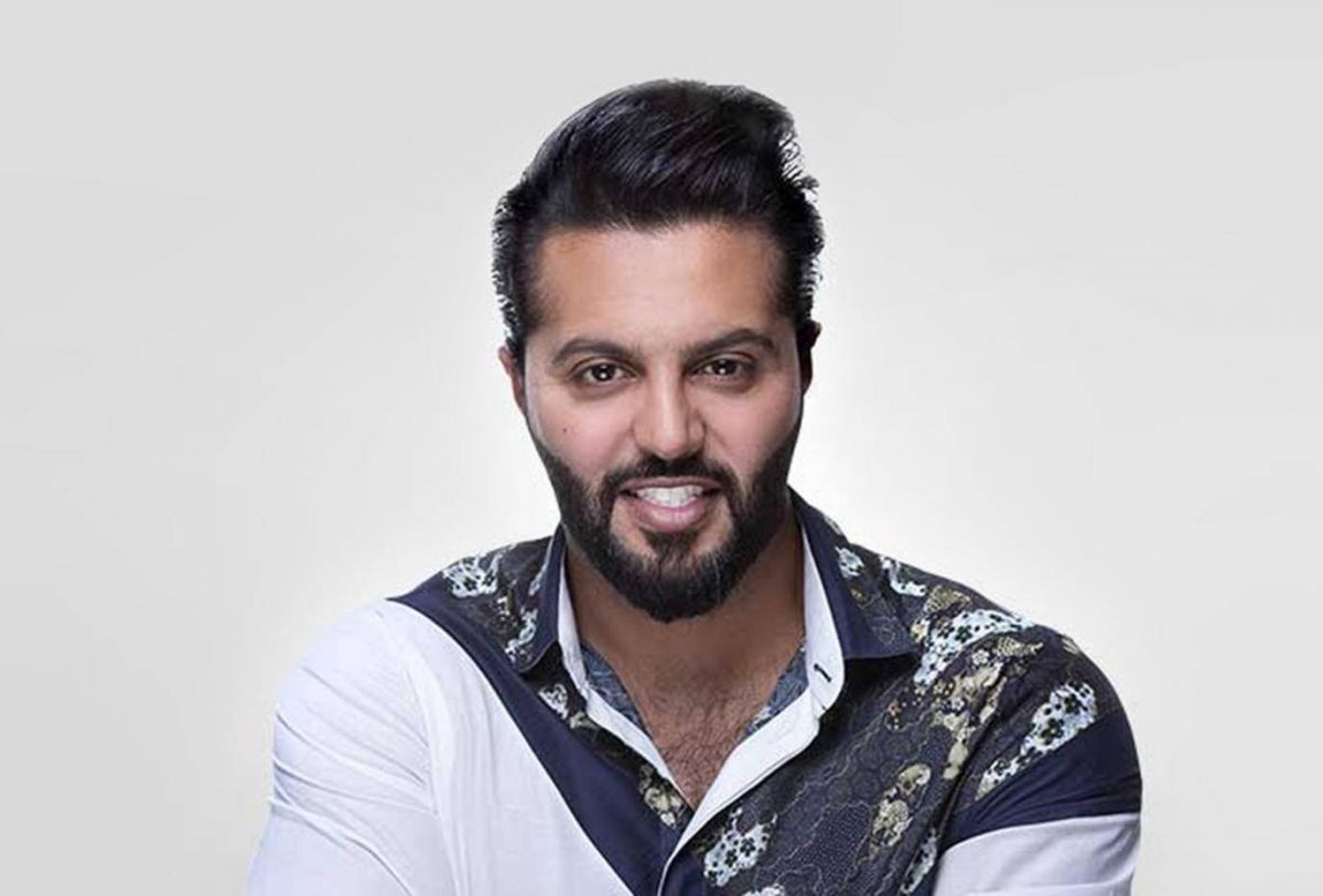 بالصور - إحباط عملية تهريب كحول على متن يخت يعقوب بوشهري