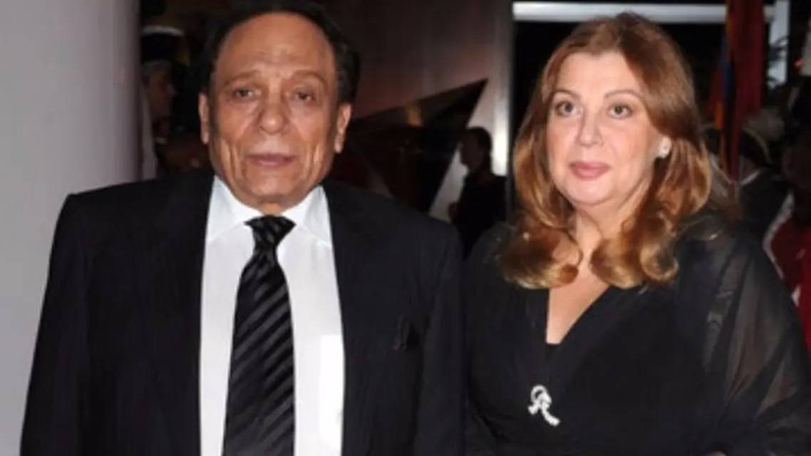 فيديو نادر - عادل إمام يكشف تفاصيل زواجه من هالة الشلقاني