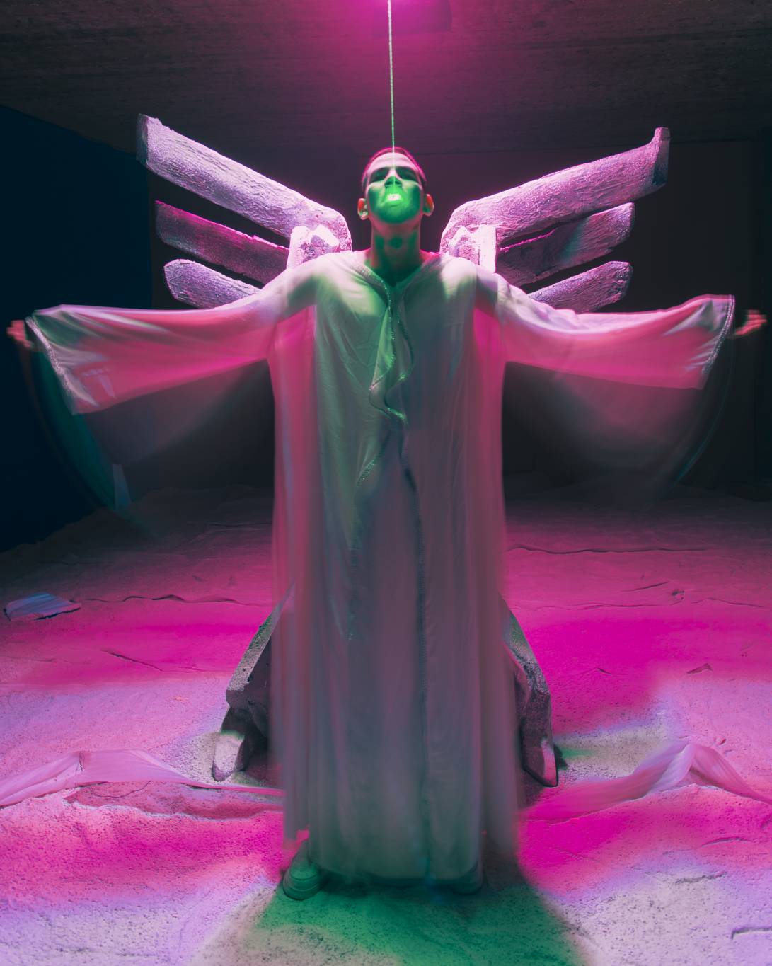 بالفيديو - مغني الراب موسكو يثير الجدل بكليب 