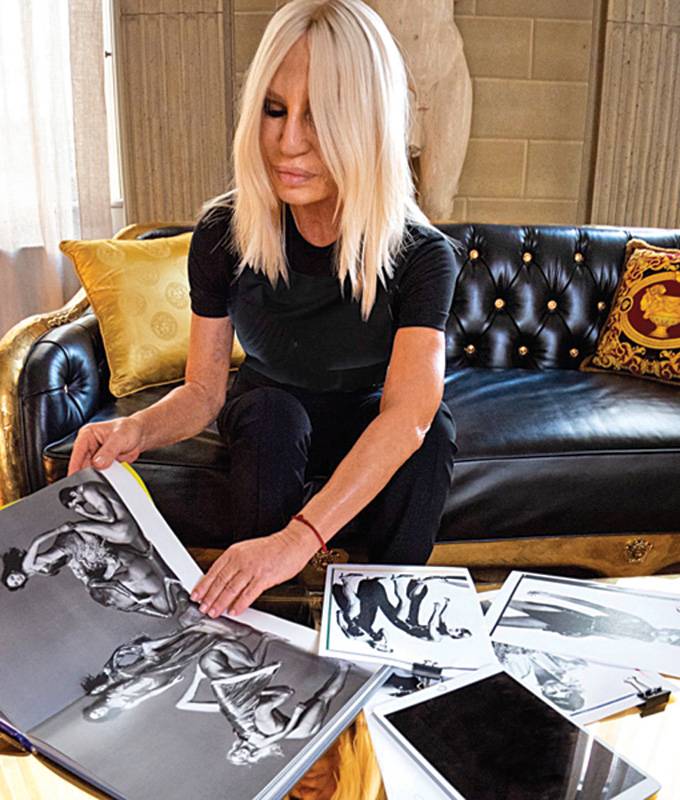 دوناتيلا فيرساتشي تحدّد صفات امرأة Versace ورأيها بالسيدة العربية