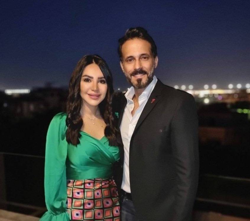 برسائل رومانسية متبادلة.. يوسف الشريف وإنجي علاء يحتفلان بمرور 13 سنة زواج