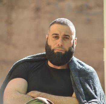 بالفيديو - أحمد السعدني يكشف عن تدريباته على إطلاق النار والجمهور يتفاعل