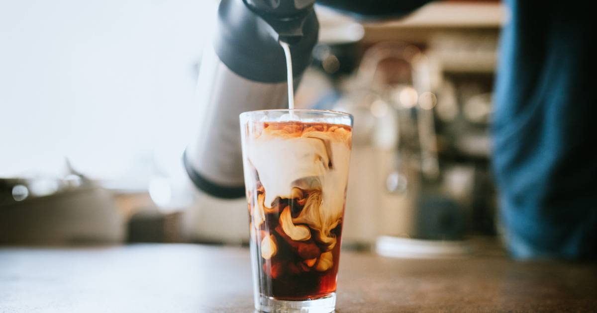 لعشاق القهوة المثلجة.. إليكم تأثيرها على الجسم