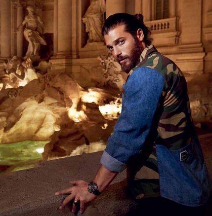 بالصور - جان يمان يفقد سحره وجاذبيته في أحدث ظهور له