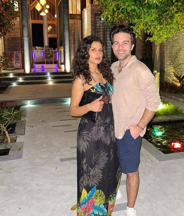 ريهام أيمن تحتفل بذكرى زواجها بصور رومانسية خاصة