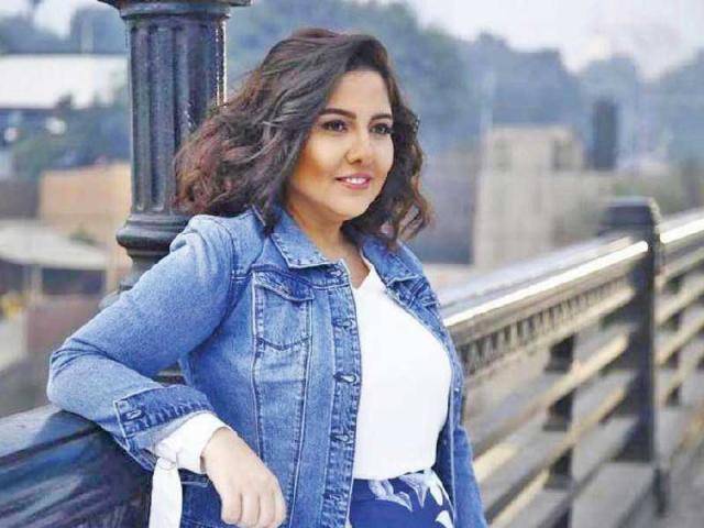 مي كساب تجري جراحة المرارة في سرية تامة وهذه تفاصيل حالتها الصحية